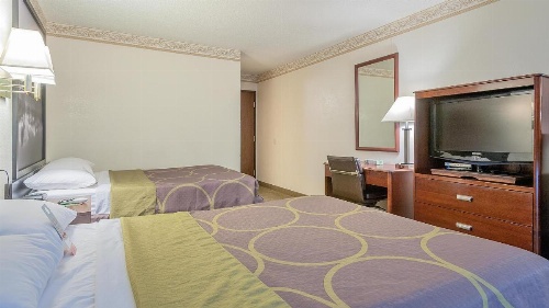 Super 8 by Wyndham Colorado Springs/Chestnut Street image 13