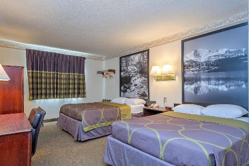 Super 8 by Wyndham Colorado Springs/Chestnut Street image 15