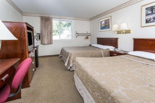 Super 8 by Wyndham Colorado Springs/Chestnut Street image 21