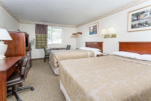 Super 8 by Wyndham Colorado Springs/Chestnut Street image 24