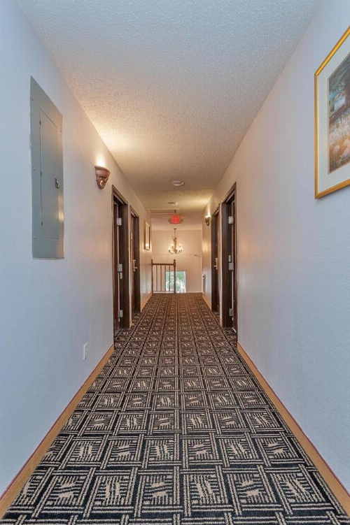 Super 8 by Wyndham Colorado Springs/Chestnut Street image 5